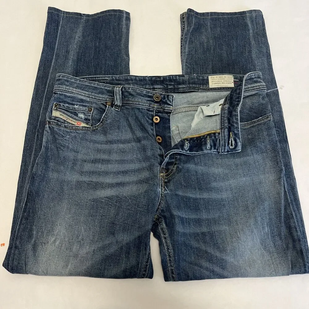 DIESEL Men's Larkee Relaxed Jeans Italy Button Fly Stretch Straight Leg 34x30